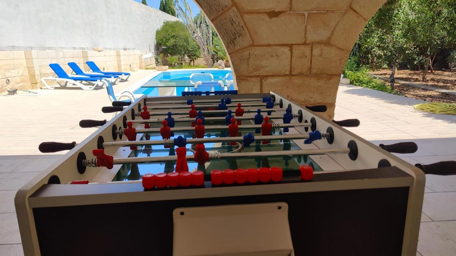 Stunning Villa With Pool, Table Tennis, Table Soccer And A Pool Table Naxxar Ngoại thất bức ảnh